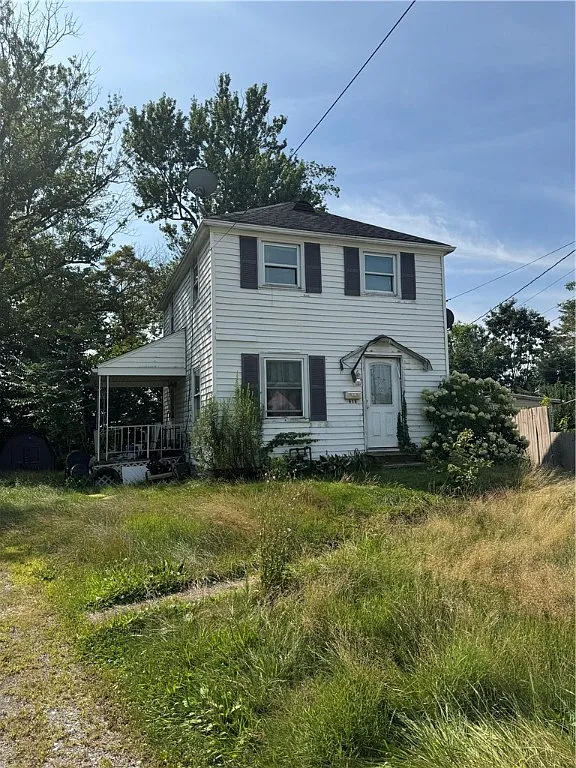878 Craig St photo 1