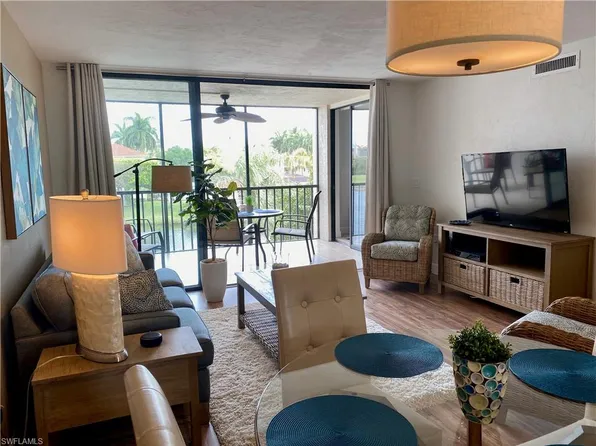 4240 Steamboat Bnd APT 302, Fort Myers, FL 33919