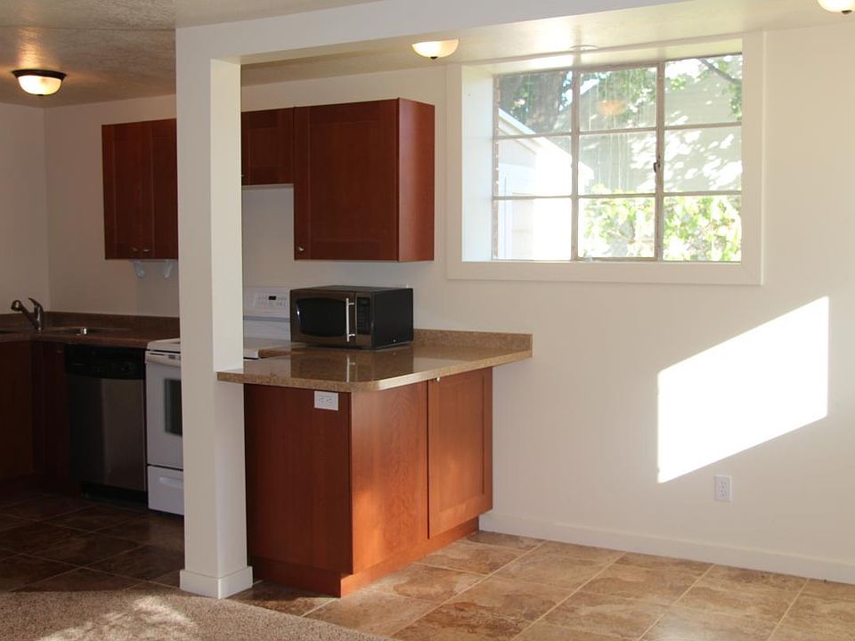 Kitchen & Breakfast Nook