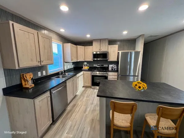 14566 N Red Bud Trl, Buchanan, MI