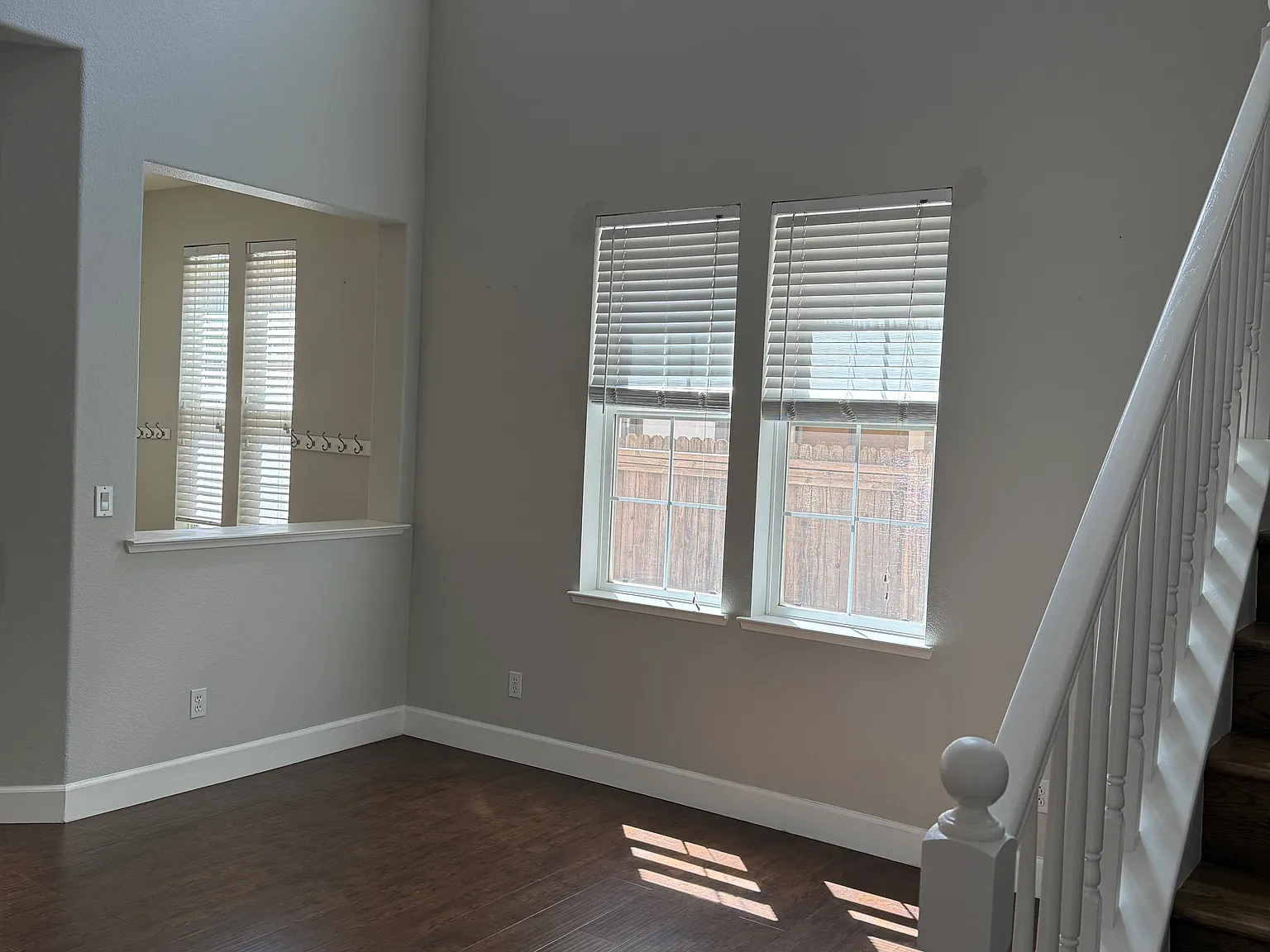 5 bed, 2691 sqft, $3,995 — Photo 3