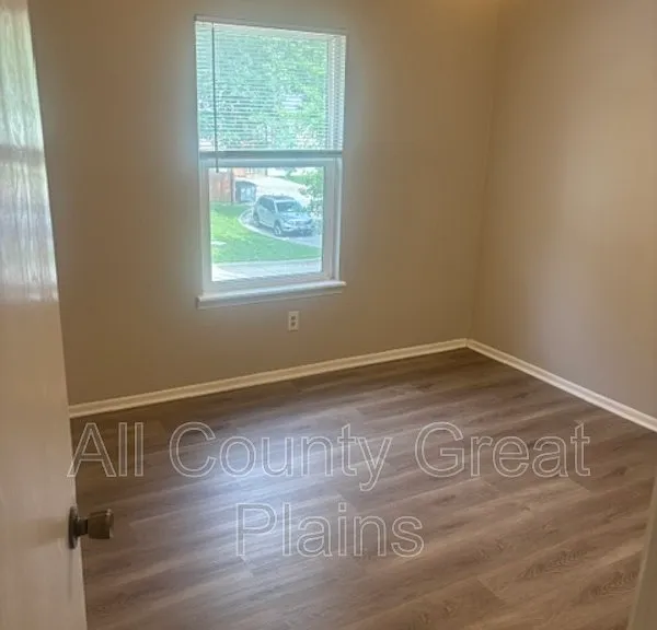 609 S Lakehurst Dr #B — Photo 8
