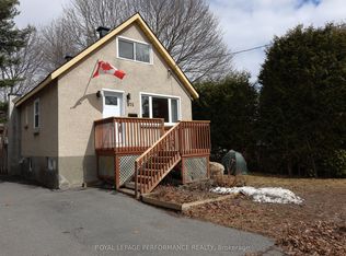 975 Sheridan Ave, Ottawa, ON K1Z 6M4