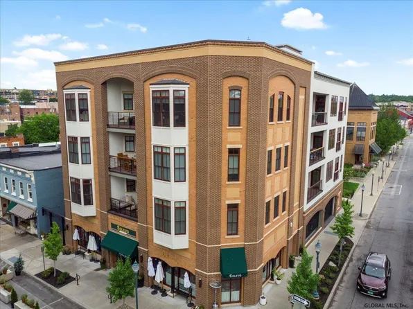 55 Phila Street Unit 201, Saratoga Springs, NY 12866