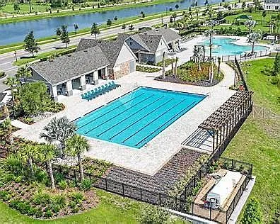 3 bed, 2.0 bath, 1623 sqft, $2,400 — Photo 2