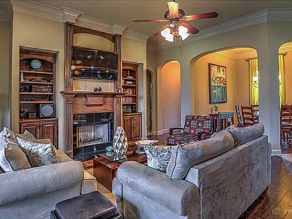 2nd image of 517 Toulouse Ct