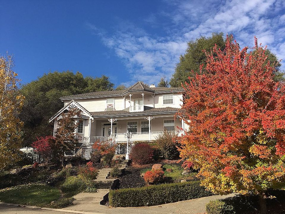 2nd image of 2001 Sheffield Dr