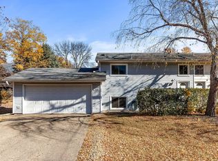 7345 Stewart Dr, Eden Prairie, MN 55346