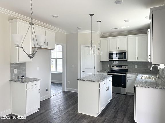 2nd image of 2598 Longleaf Pine Circle