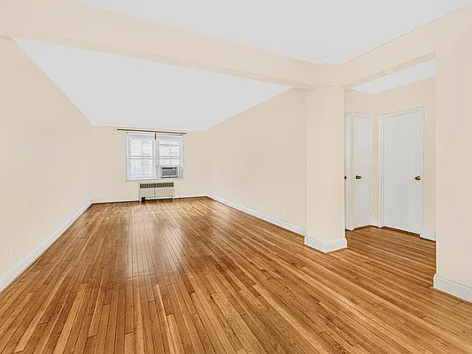 Sold by REMAX Distinguished Homes | media 23