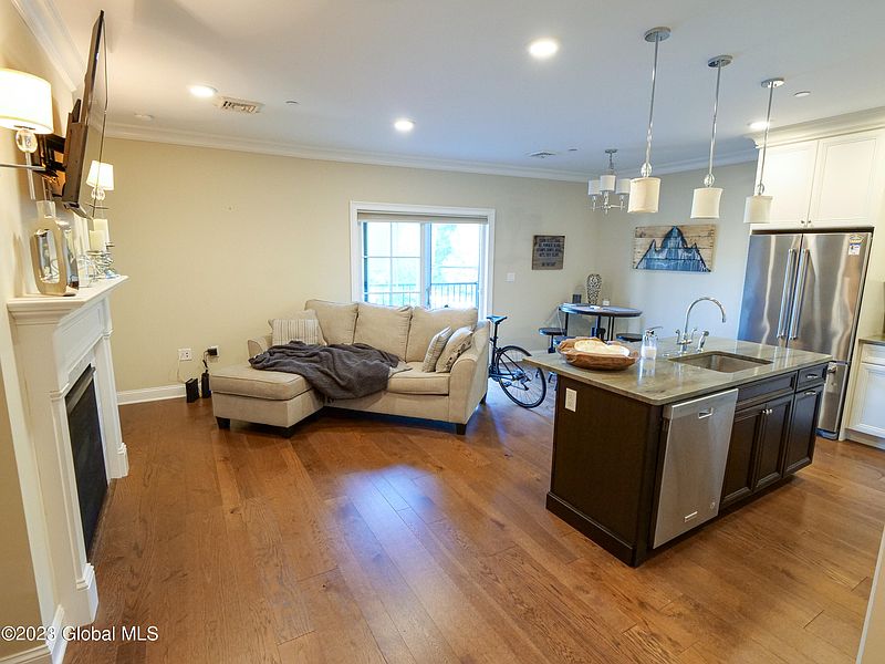 4th image of 97 East Avenue #205