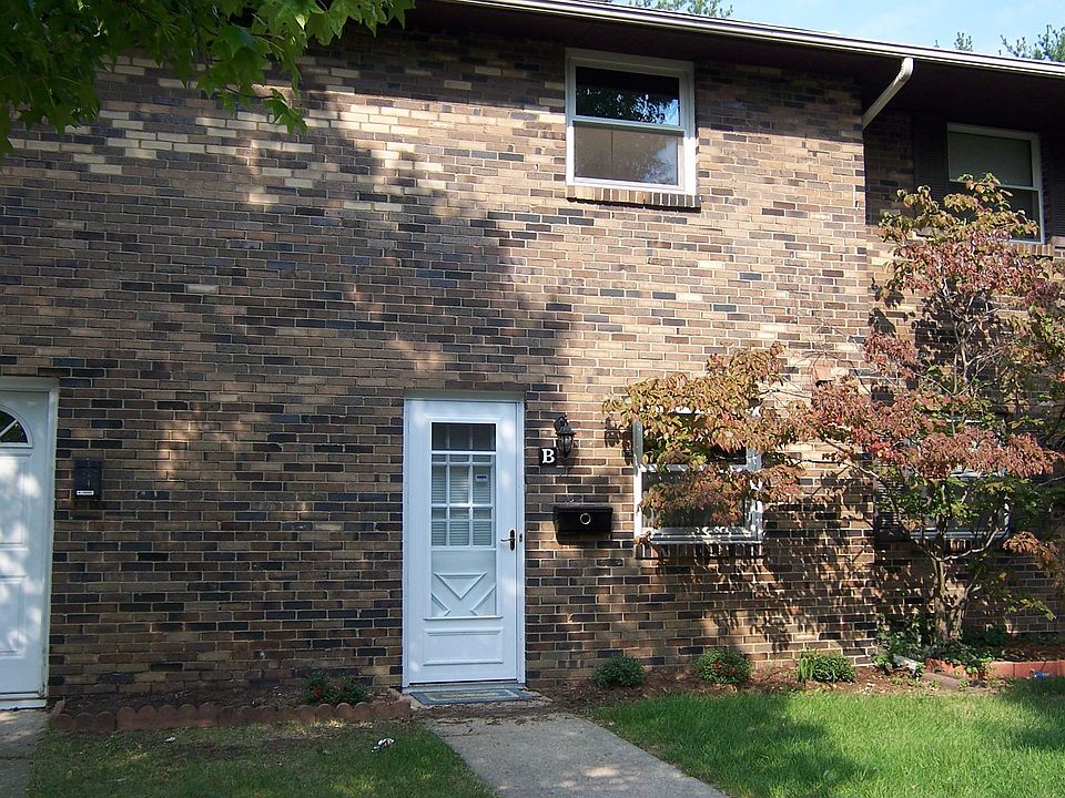 Brick Ext, New Storm Door, Newer Replacement Windows, New Ext Light Fixtures
