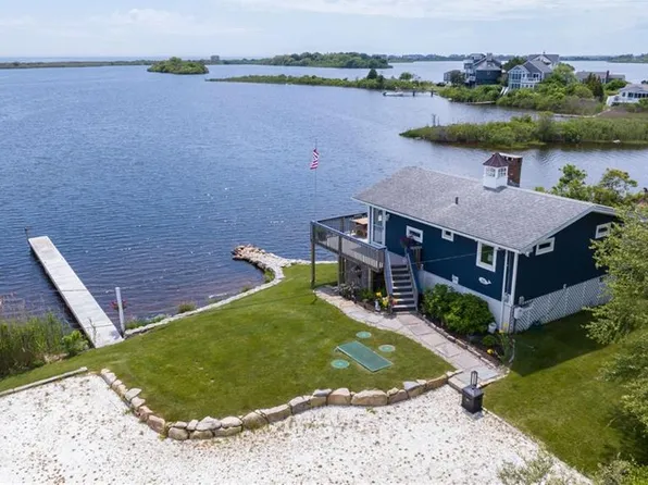 26 Gull Rd, South Kingstown, RI 02879