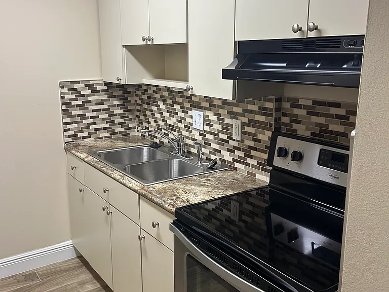 731 Hummingbird Way #1 — Photo 8