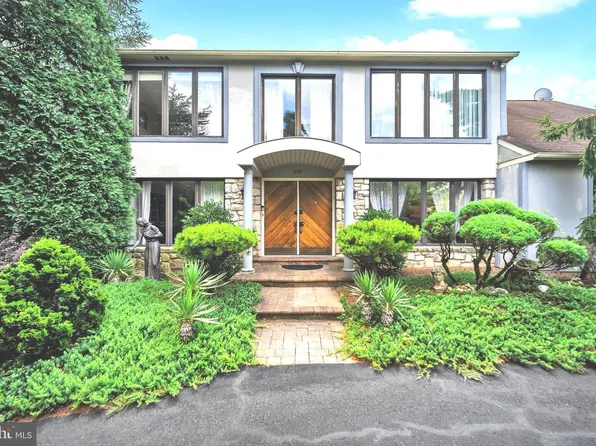 236 Hilltop Dr, Churchville, PA 18966
