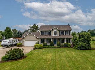 2449 Hartville Rd, Mogadore, OH 44260