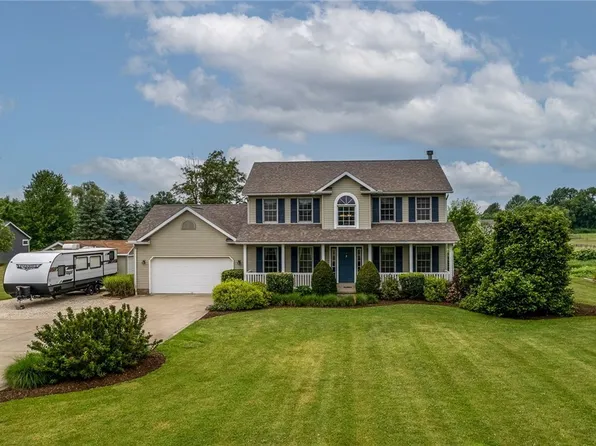 2449 Hartville Rd, Mogadore, OH 44260