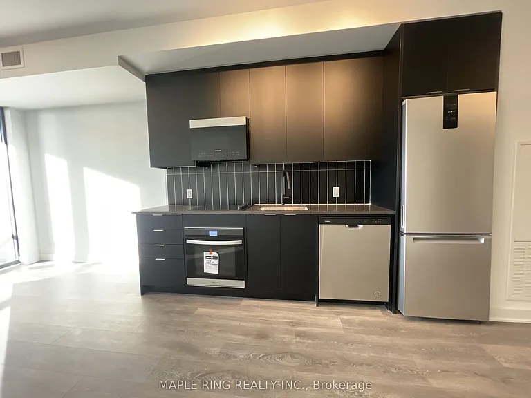2920 Highway 7 Rd #913 — Photo 8