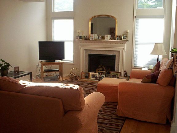 4th image of 5 Ledgewood Dr