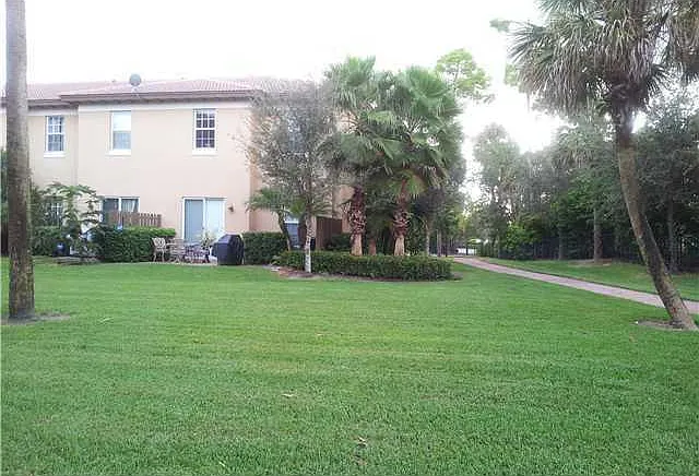 2812 Eagle Rock Cir #906 — Photo 37