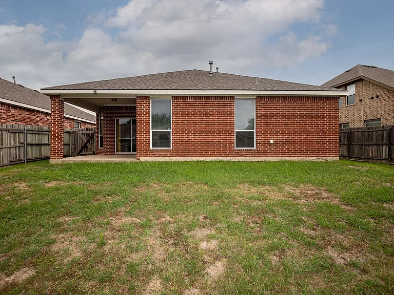 9125 Vineyard Ln — Photo 16