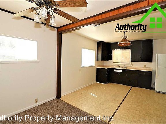 5th image of 2570 W Hillside Dr