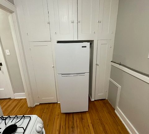 2nd image of 6 S Lake Ave APT S21