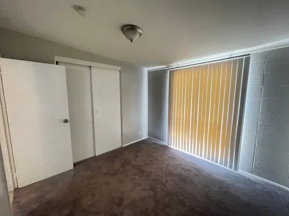 1844 Golden Arrow Dr, Las Vegas, NV 89169