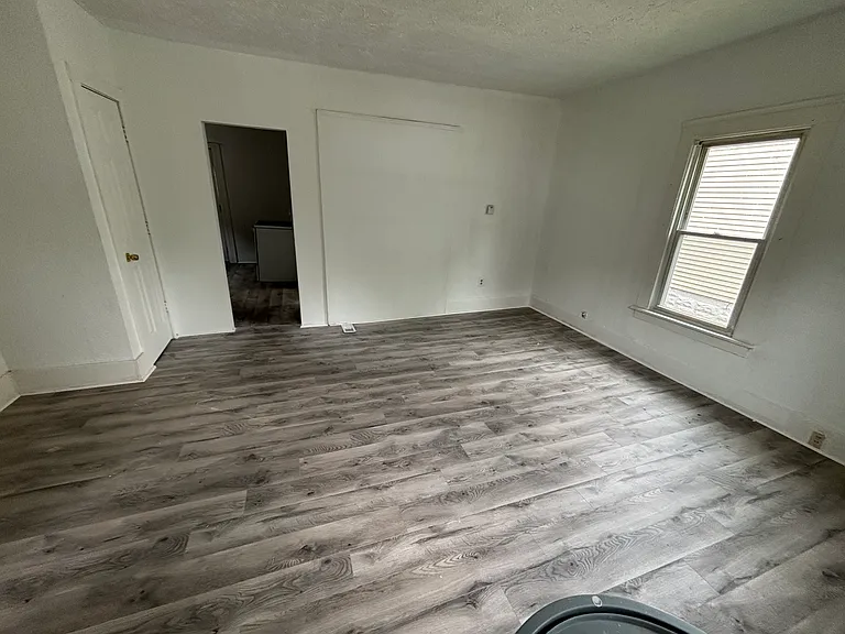 1441 Knollwood Ave — Photo 7