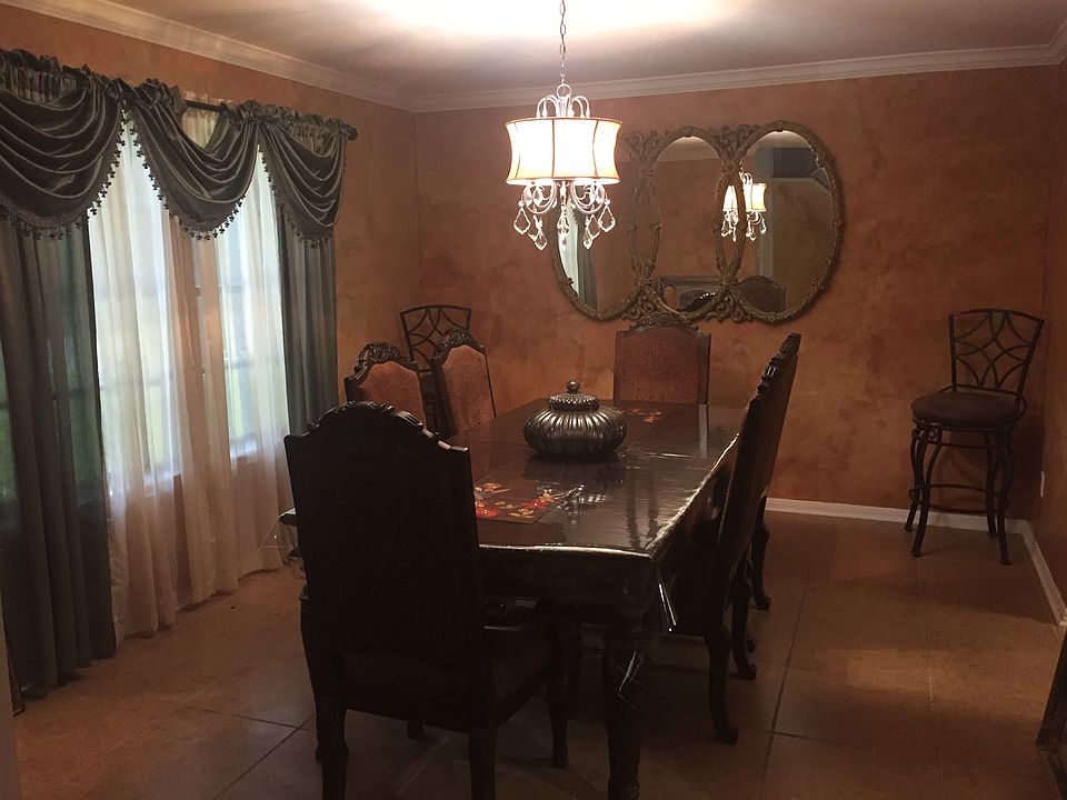 2nd image of 4918 Lake Medina Dr
