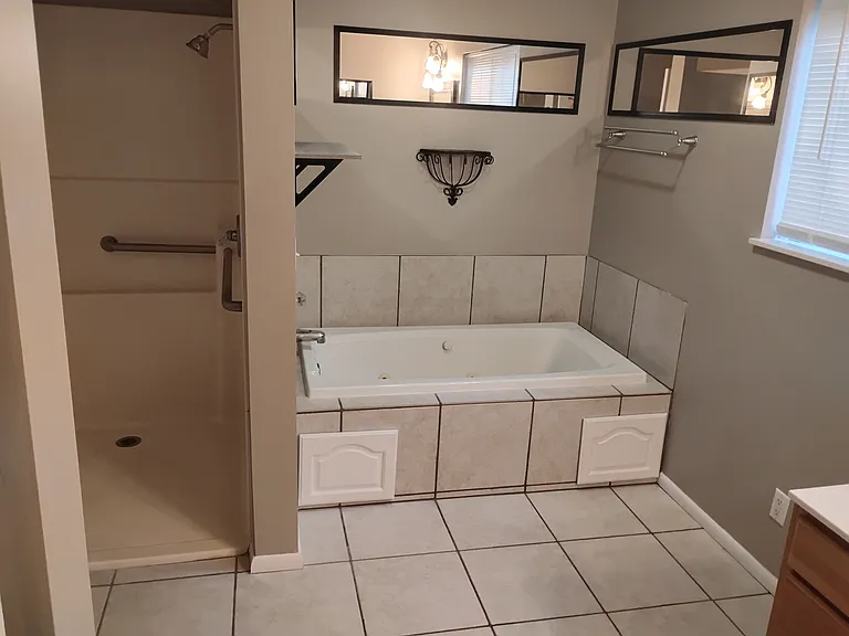 93 Stamford Dr — Photo 5
