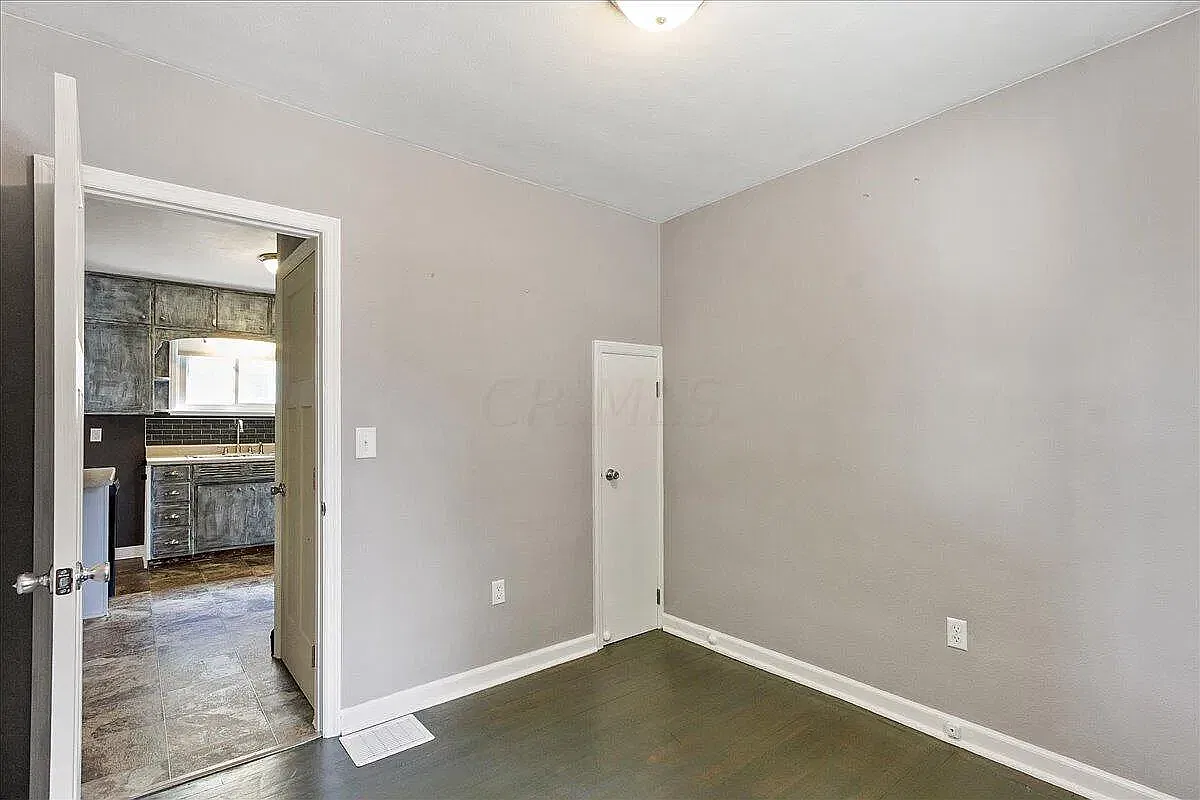 2 bed, 714 sqft, $1,220 — Photo 4