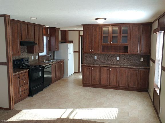 2nd image of 7 Berry Ln