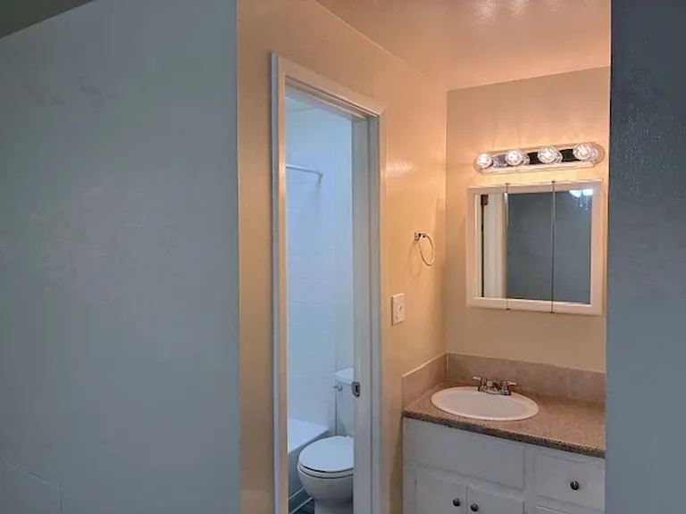 Lampliter Apartments — Photo 11