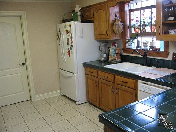 5th image of 102 Valhi Blvd