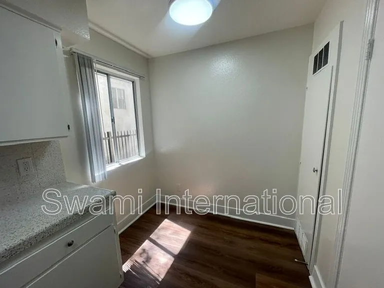 345 E Stepney St #6 — Photo 11