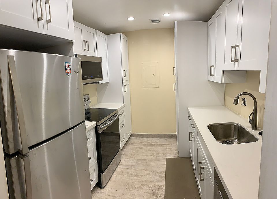 brand new upgraded kitchen 