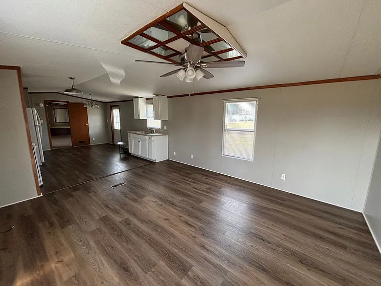 1514 Avalon Dr — Photo 5