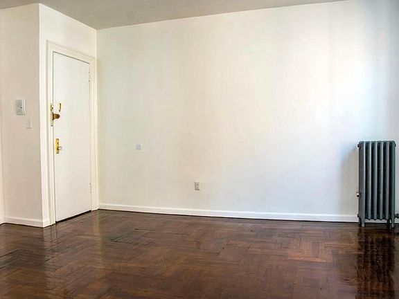 5th image of 3347 Seymour Ave #2F