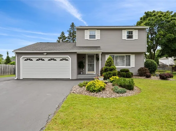 5366 Vineyard Dr, Clay, NY 13041