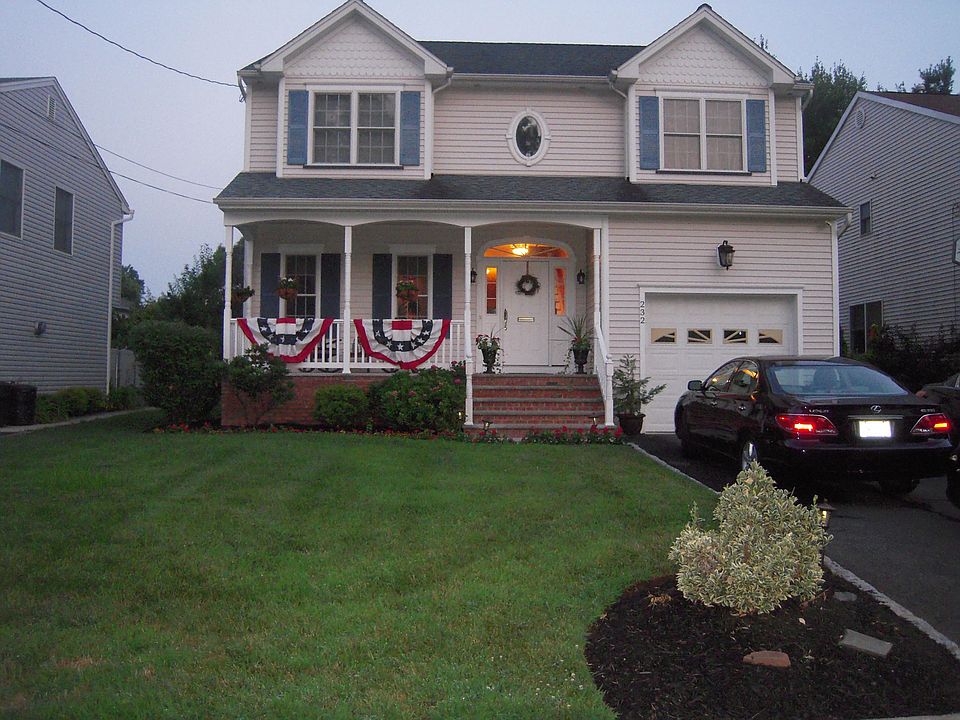 Custom built colonial (2002)