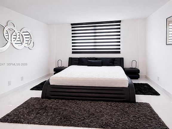 4th image of 19380 Collins Ave APT 307