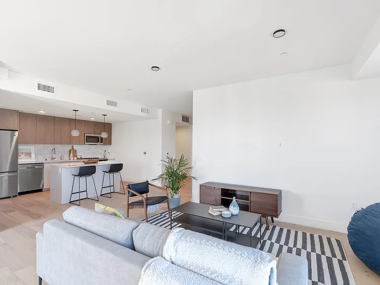 5751 Lexington Ave #201 — Photo 8