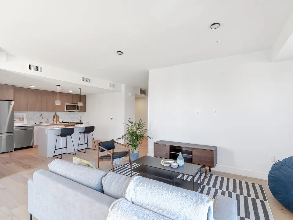 5751 Lexington Ave #201