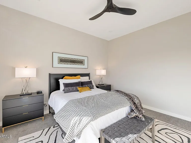 10019 N 57th St — Photo 37
