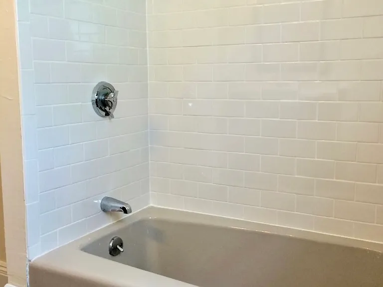 139 E Cottage St #2B — Photo 3