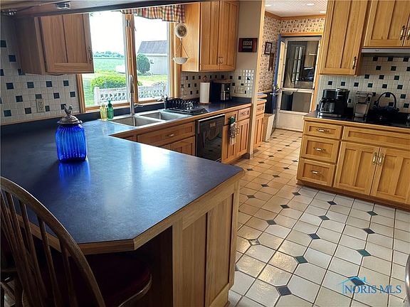 5th image of 43 Bethany Dr