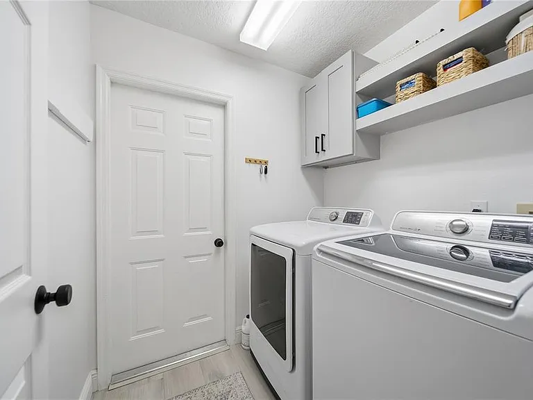 17633 Esprit Dr — Photo 20