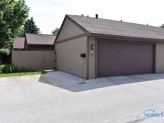2nd image of 29 Knollwood Dr