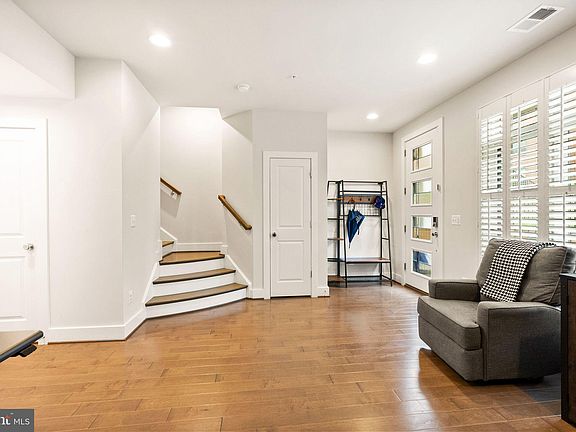 5th image of 5145 Carters Ln